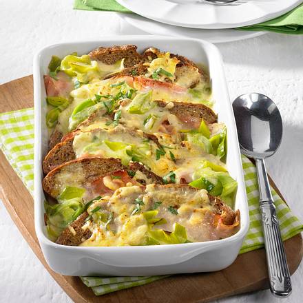 Bauernbrot-Auflauf mit Schinken Rezept Bauernbrot-Auflauf mit Schinken Rezept
