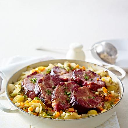 Bauerneintopf aus dem Ofen Rezept Bauerneintopf aus dem Ofen Rezept