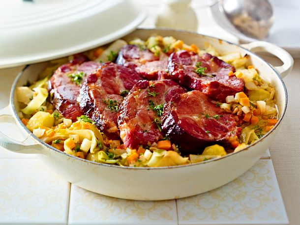 Bauerneintopf aus dem Ofen Rezept Bauerneintopf aus dem Ofen Rezept