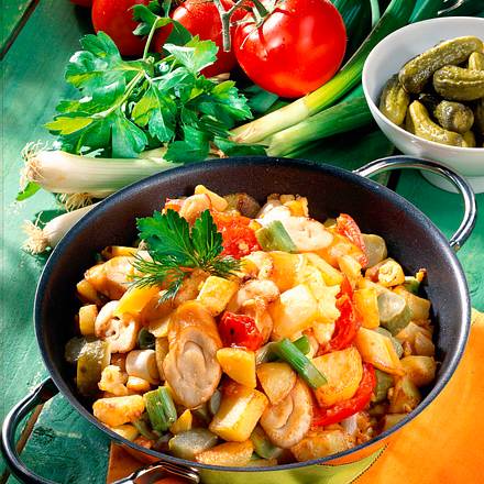 Bauernfrühstück mit geräucherter Schillerlocke Rezept Bauernfrühstück mit geräucherter Schillerlocke Rezept