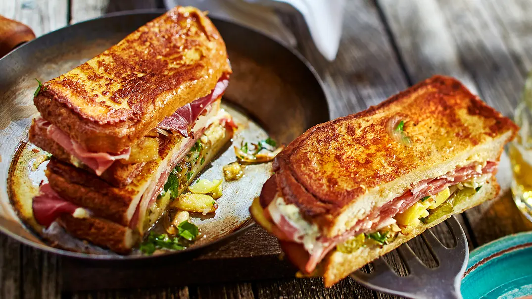 Bauernfrühstücks-Sandwich Rezept - Foto: LECKER @ Bauer Media Group Bauernfrühstücks-Sandwich Rezept - Foto: LECKER @ Bauer Media Group