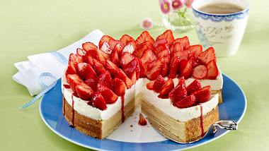 Baumkuchen-Torte mit Erdbeeren Rezept - Foto: House of Food / Bauer Food Experts KG