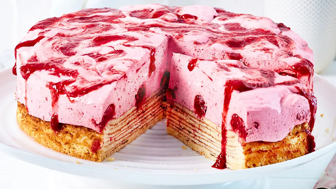 Baumkuchentorte mit Himbeer-Frischkäse-Creme Rezept - Foto: LECKER @ Bauer Media Group Baumkuchentorte mit Himbeer-Frischkäse-Creme Rezept - Foto: LECKER @ Bauer Media Group