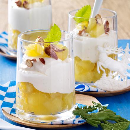 Bayerisch Creme mit Apfelkompott Rezept
