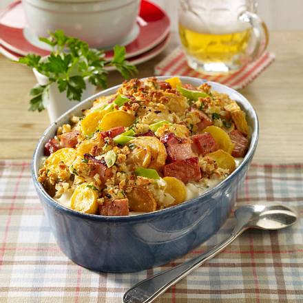 Bayerischer Kasseler-Auflauf mit Semmelkruste Rezept Bayerischer Kasseler-Auflauf mit Semmelkruste Rezept