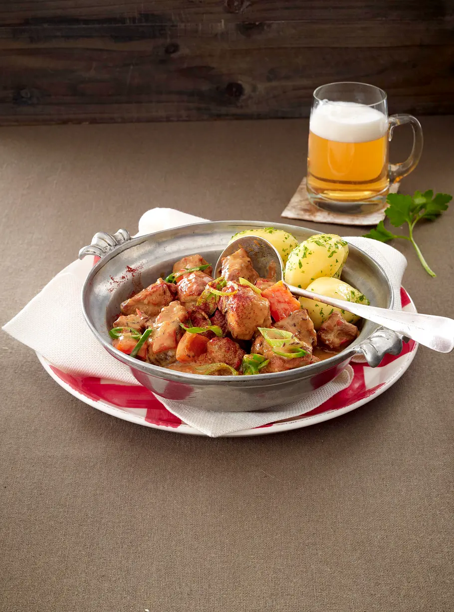 Bayerisches Biergulasch Rezept Bayerisches Biergulasch Rezept