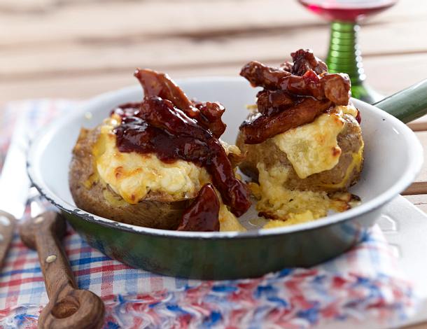 BBQ-Schnitzelstreifen auf Baked Potatoes Rezept BBQ-Schnitzelstreifen auf Baked Potatoes Rezept
