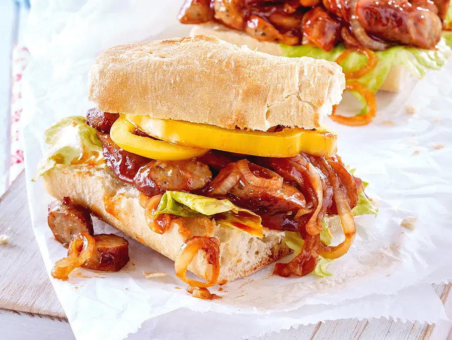 BBQ-Würstchen-Sandwich Rezept BBQ-Würstchen-Sandwich Rezept