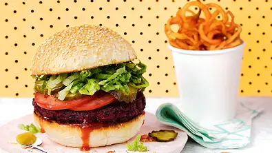Be my Rote-Bete-Bohnen-Burger Rezept - Foto: LECKER @ Bauer Media Group