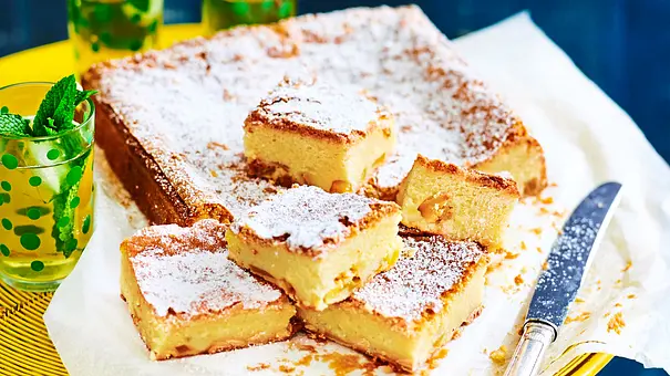 Beauty-Blondie mit Model-Mango Rezept - Foto: LECKER @ Bauer Media Group