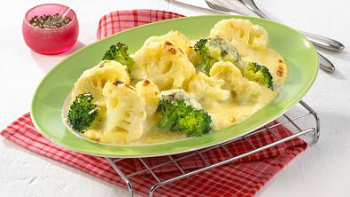 Béchamel-Soße zu Blumenkohl und Broccoli Rezept - Foto: LECKER @ Bauer Media Group