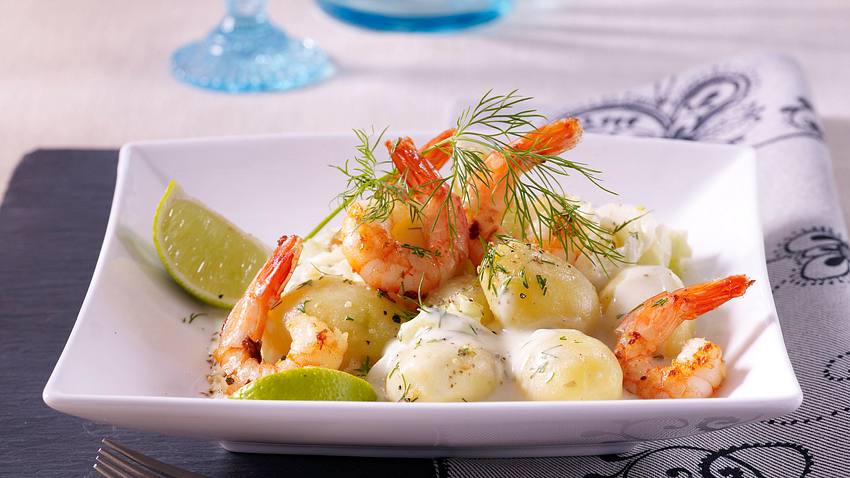 Béchamelkartoffeln in Dillsahne mit Chinakohl und Scampi Rezept - Foto: Pretscher, Tillmann