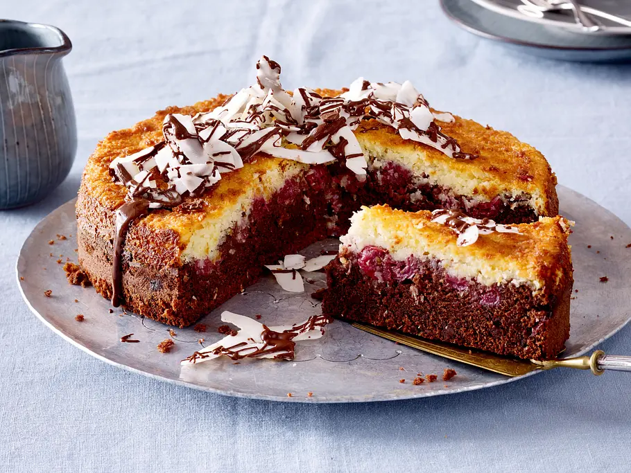 Becher-Schokokuchen mit Kokoshaube Rezept Becher-Schokokuchen mit Kokoshaube Rezept