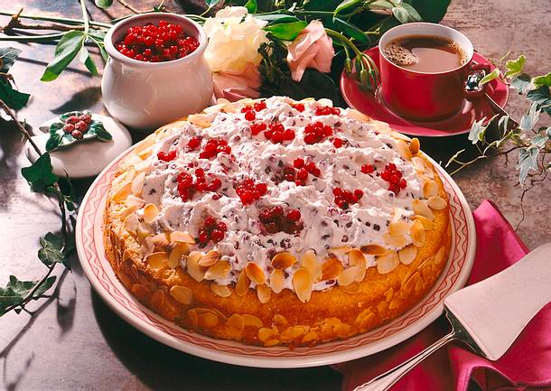 Becherkuchen mit Preiselbeersahne (Flinke Deern) Rezept Becherkuchen mit Preiselbeersahne (Flinke Deern) Rezept