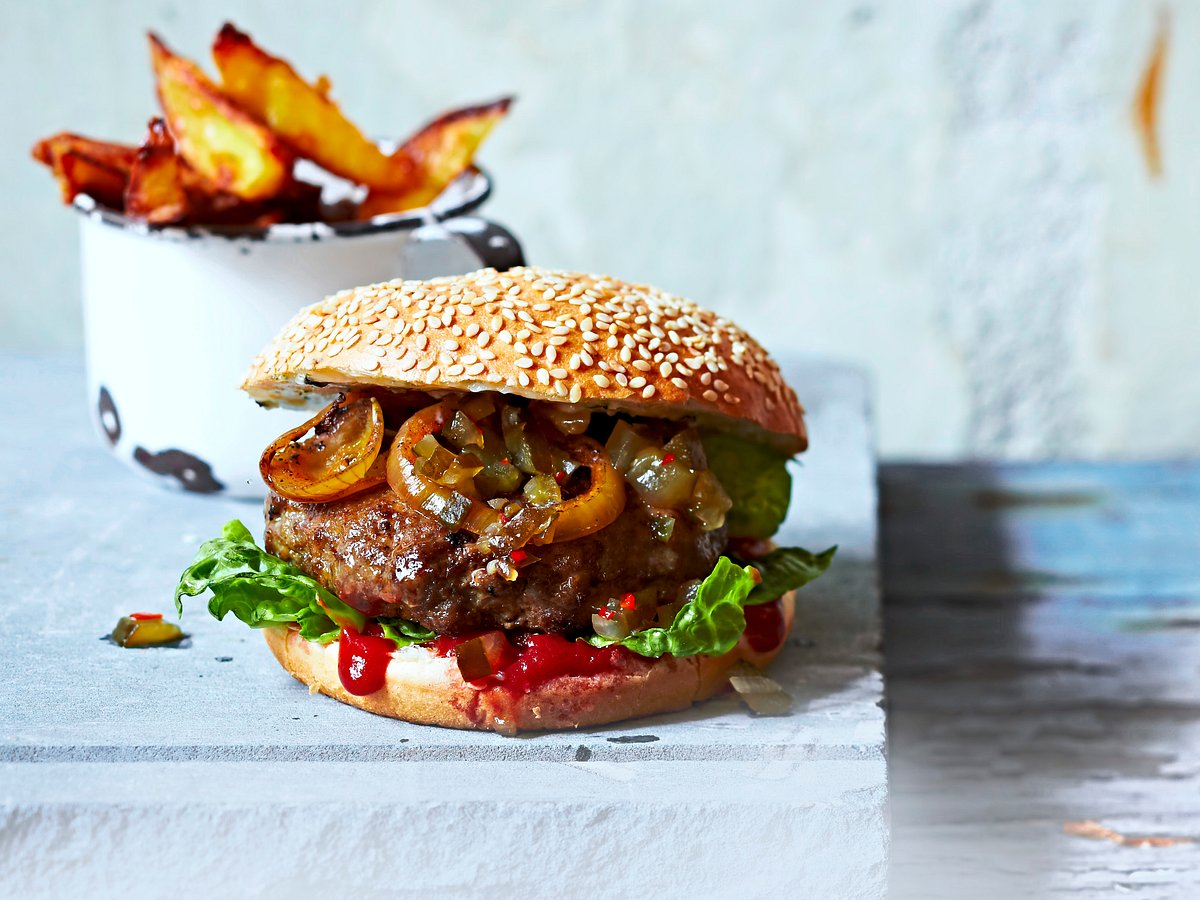 Beef-Burger mit kräftiger BBQ-Soße Rezept