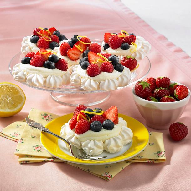 Beeren-Baiser-Törtchen Rezept