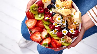 Beeren-Cheesecake-Bowl Rezept - Foto: LECKER @ Bauer Media Group