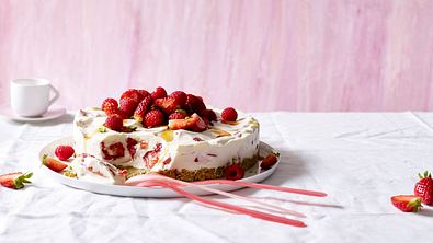 Beeren-Joghurt-Torte Rezept - Foto: LECKER @ Bauer Media Group
