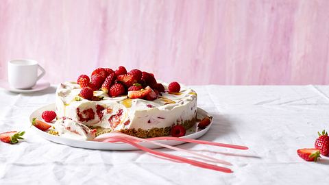 Beeren-Joghurt-Torte Rezept - Foto: House of Food / Bauer Food Experts KG