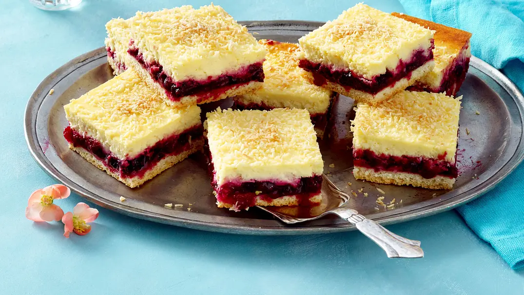 Beeren-Kokos-Kuchen Rezept - Foto: LECKER @ Bauer Media Group Beeren-Kokos-Kuchen Rezept - Foto: LECKER @ Bauer Media Group