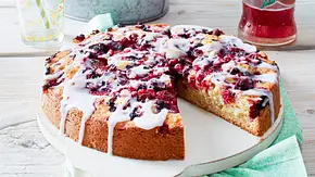 Beeren-Limo-Kuchen Rezept - Foto: LECKER @ Bauer Media Group Beeren-Limo-Kuchen Rezept - Foto: LECKER @ Bauer Media Group