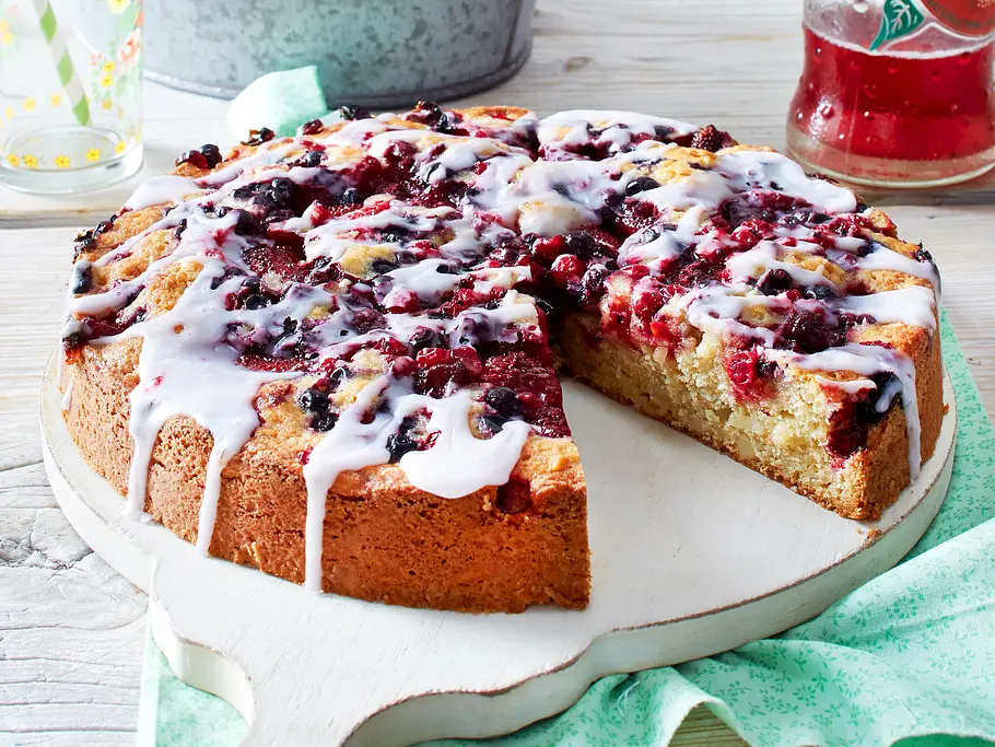 Schneller Beeren-Limo-Kuchen Rezept Schneller Beeren-Limo-Kuchen Rezept