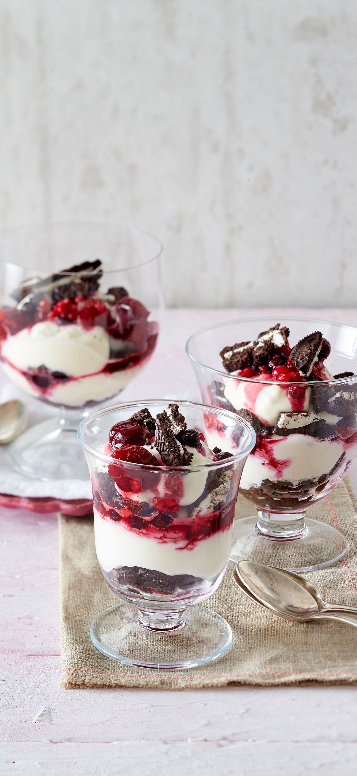 Beeren-Oreo-Keks-Dessert Rezept