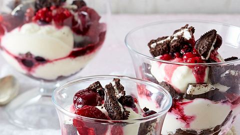 Beeren-Oreo-Keks-Dessert Rezept - Foto: House of Food / Bauer Food Experts KG