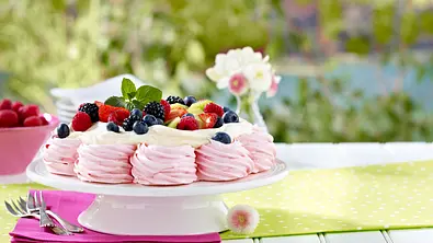 Beeren Pavlova Rezept - Foto: LECKER @ Bauer Media Group