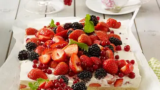 Beeren-Schmandcreme auf Quarkölteig Rezept - Foto: LECKER @ Bauer Media Group Beeren-Schmandcreme auf Quarkölteig Rezept - Foto: LECKER @ Bauer Media Group