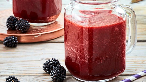 Beeren-Smoothie „Power Boost“ Rezept - Foto: House of Food / Bauer Food Experts KG