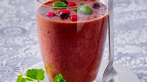 Beeren-Smoothie mit Espresso Rezept - Foto: House of Food / Bauer Food Experts KG