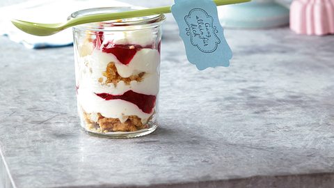Beeren-Streusel-Dessert Rezept - Foto: House of Food / Bauer Food Experts KG
