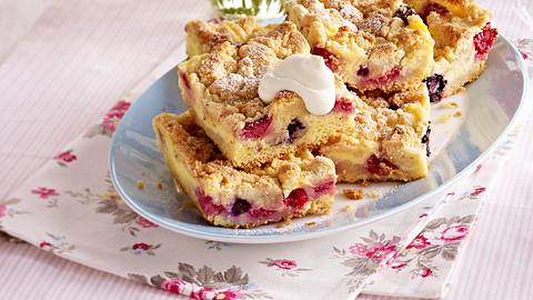 Beeren-Streuselkuchen Rezept - Foto: House of Food / Bauer Food Experts KG