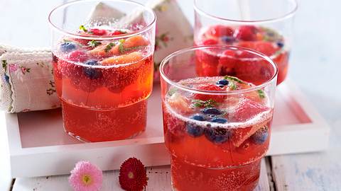 Beerenbowle Rezept - Foto: House of Food / Bauer Food Experts KG