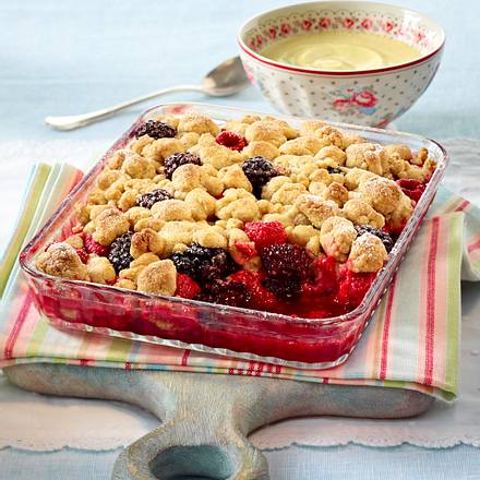 Beerencrumble mit Dinkel Rezept Beerencrumble mit Dinkel Rezept