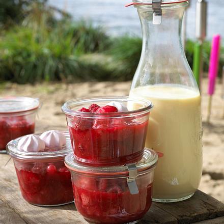 Beerengrütze mit Vanille-Sahne-Soße Rezept