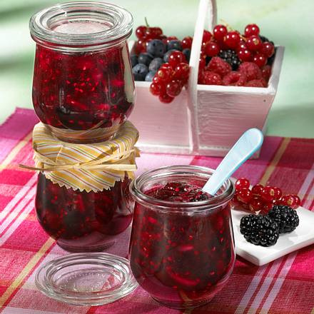 Beerenmarmelade mit Mandeln Rezept Beerenmarmelade mit Mandeln Rezept