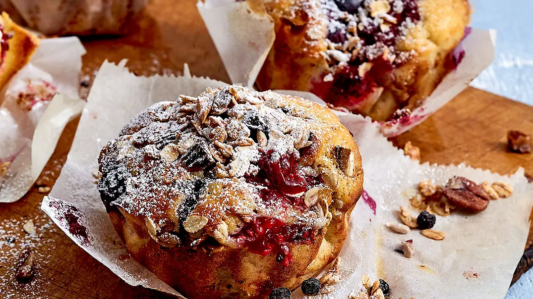 Beerenstarke Müsli-Muffins Rezept - Foto: LECKER @ Bauer Media Group Beerenstarke Müsli-Muffins Rezept - Foto: LECKER @ Bauer Media Group