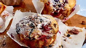 Beerenstarke Müsli-Muffins Rezept - Foto: LECKER @ Bauer Media Group Beerenstarke Müsli-Muffins Rezept - Foto: LECKER @ Bauer Media Group