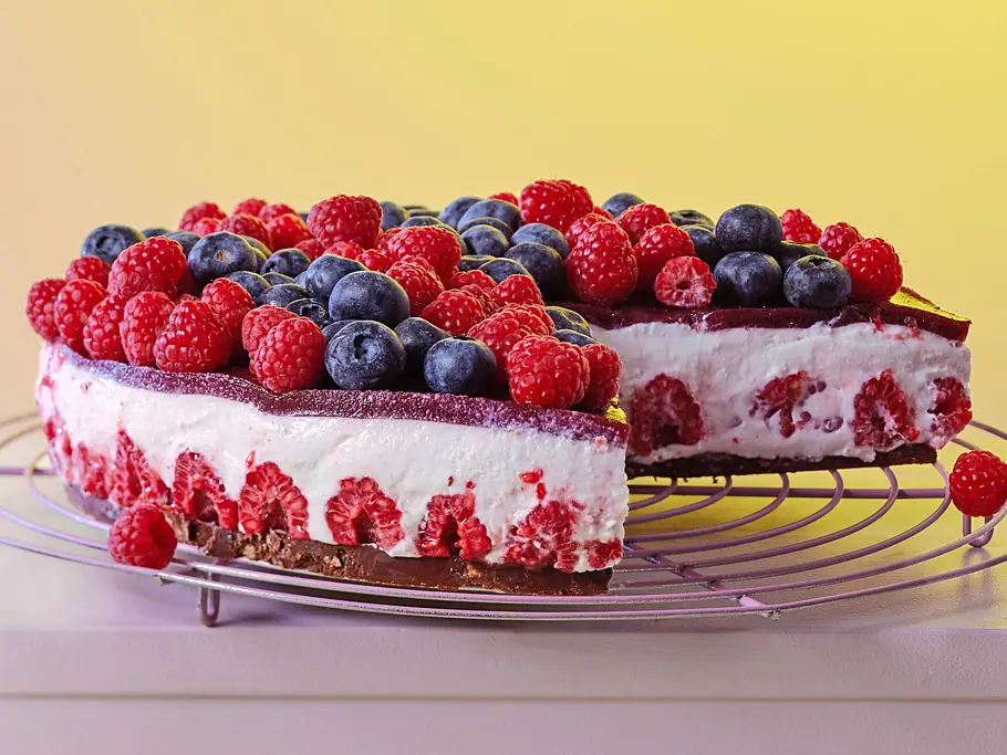Beerenstarker No-Bake-Cheesecake Rezept Beerenstarker No-Bake-Cheesecake Rezept