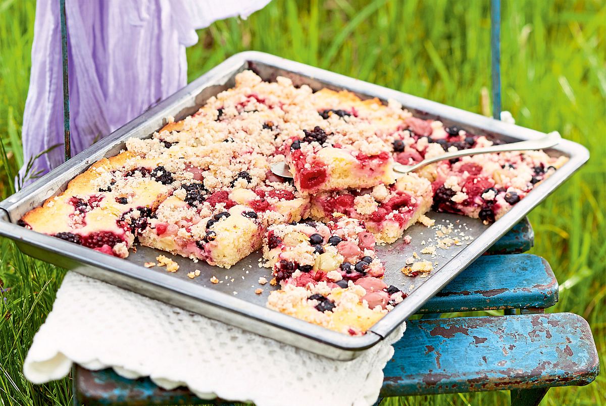 Beerenstreuselkuchen vom Blech Rezept