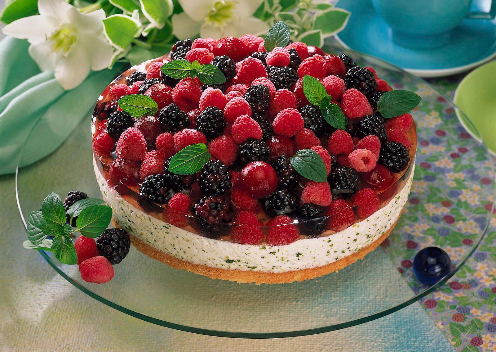 Beerentorte Rezept | LECKER