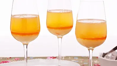 Bellini mit Aperol Rezept - Foto: LECKER @ Bauer Media Group