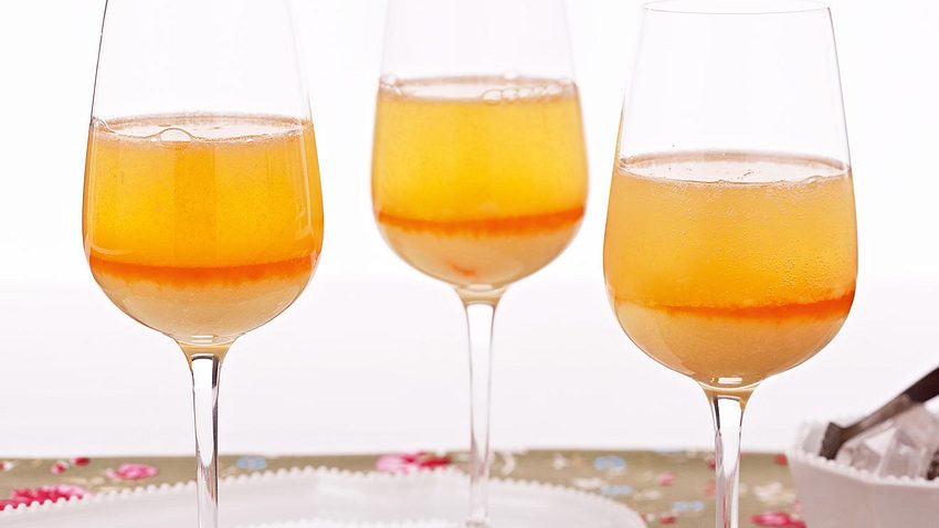 Bellini mit Aperol Rezept - Foto: House of Food / Bauer Food Experts KG