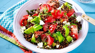 Belugalinsen-Tomaten-Salat Rezept - Foto: LECKER @ Bauer Media Group