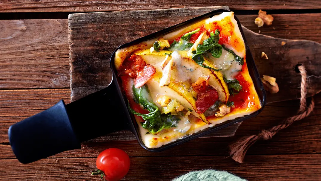 Benvenuti alla Racletteria: Sophia Loren Rezept - Foto: LECKER @ Bauer Media Group Benvenuti alla Racletteria: Sophia Loren Rezept - Foto: LECKER @ Bauer Media Group