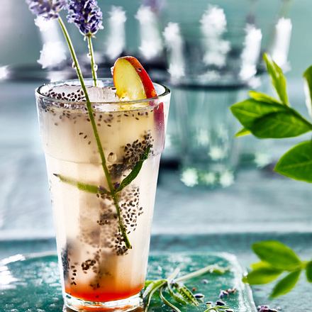 Bergpfirsich Sirup mit Chia Eiswürfel Rezept