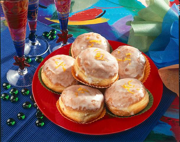 Berliner mit Aprikosen-Apfelmusfüllung Rezept Berliner mit Aprikosen-Apfelmusfüllung Rezept