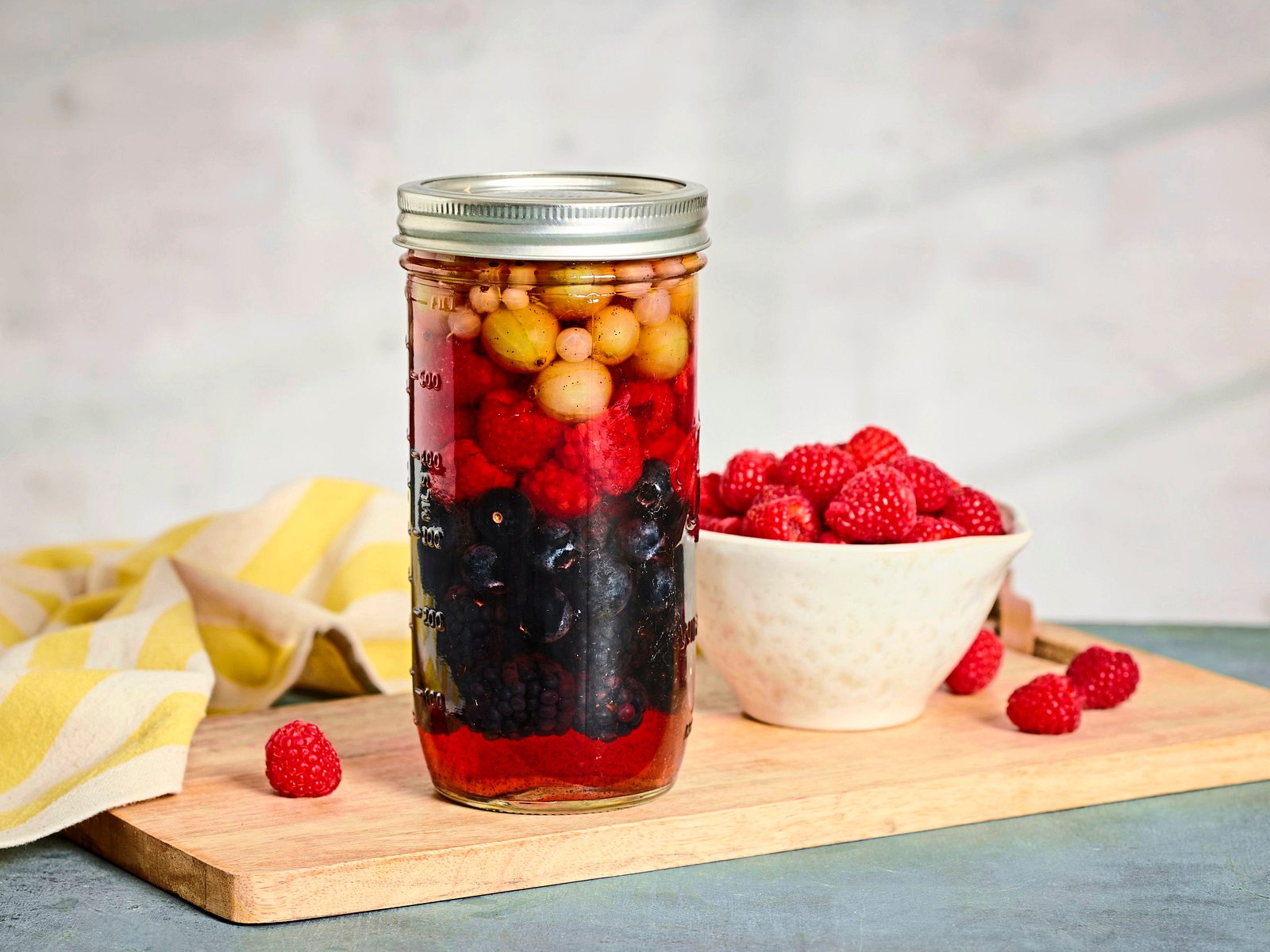 Beschwipste Beeren Rezept | LECKER